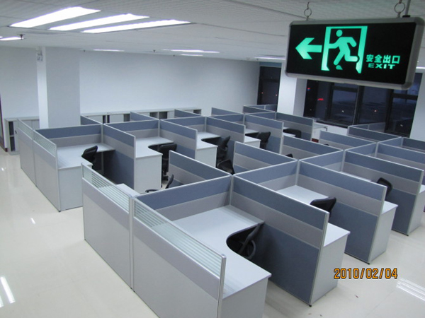 ���ϴ�˹adidas�칫��װ�޹��̰���